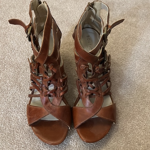 Like new. Never worn. - Picture 3 of 5